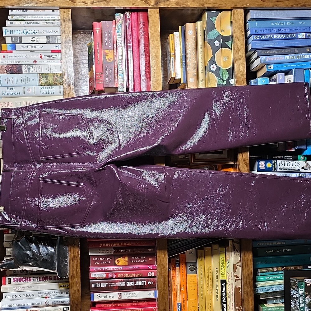Express Modern Straight Super High Rise Burgandy Patent Jeans, Size 10 - Picture 8 of 15